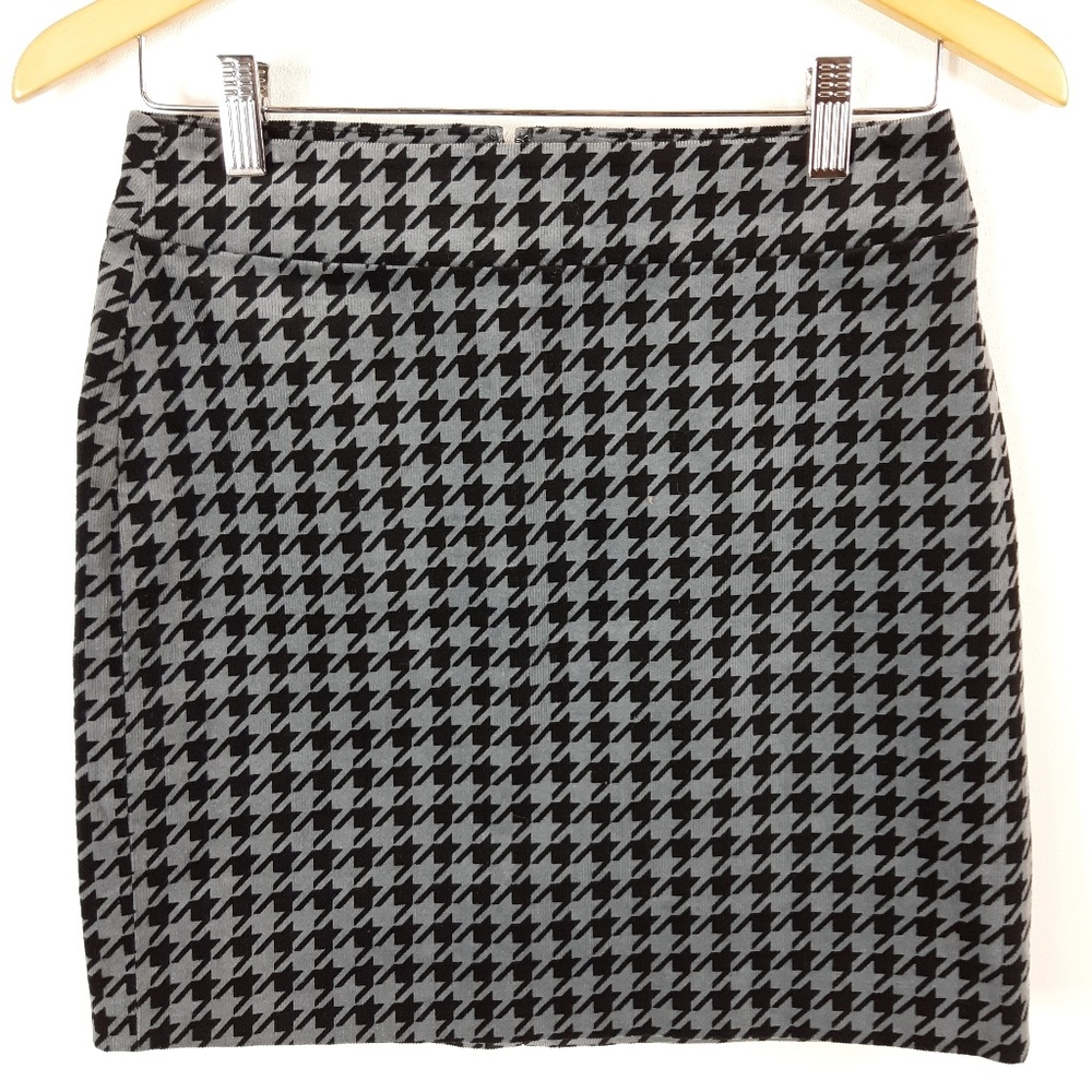 🍍Banana Republic Houndstooth Pencil Skirt - Picture 8 of 8